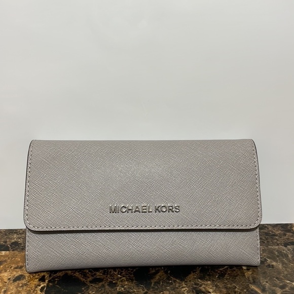 Michael Kors Jet Set Travel trifold wallet - Picture 9 of 9